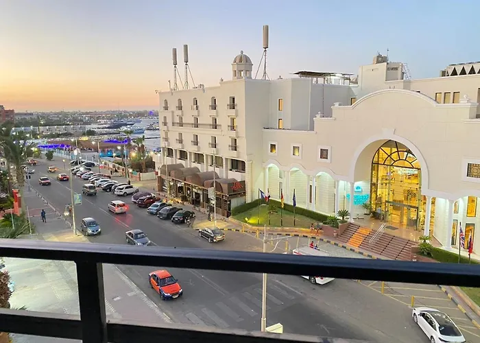 استديو فندقى على البحر كمبوند بريستيجا اول طلعة فلفله الشيراتون * Hurgada